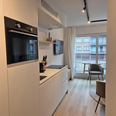 Daire Close To Shops, Restaurants & The