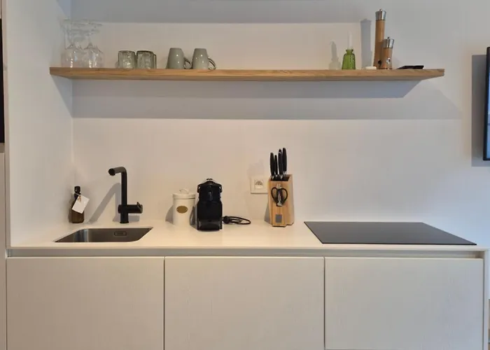 Close To Shops, Restaurants & The *